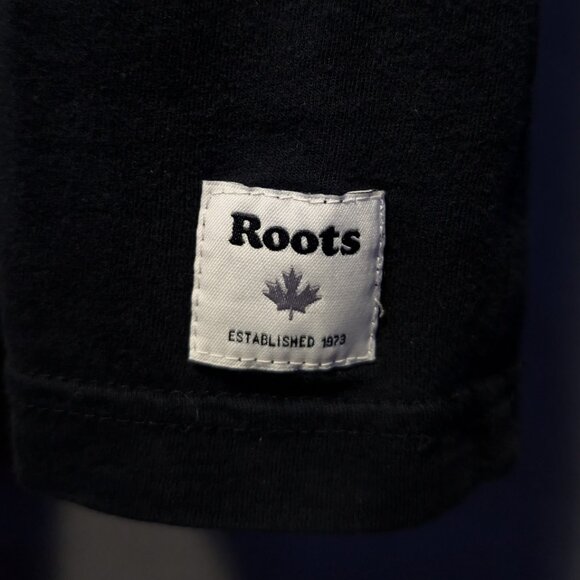 Roots Canada Beaver Pine Tree Maple Leaf Peace Sign T-Shirt, Medium - Picture 4 of 7